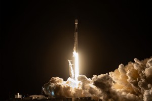 卫星由SpaceX「猎鹰9」号运载火箭发射升空。（图：SpaceX社交平台）