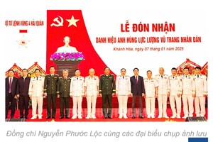 第四区海军荣获革新时期人民武装力量英雄称号