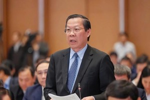 市人委会主席潘文迈在会议上发言。（图：曰钟）