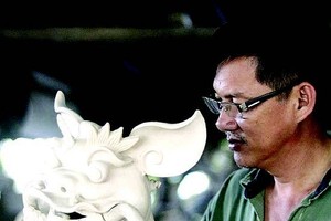 石湾-梅山-那莜陶传承人─冯健烽师傅。