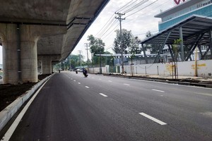 23日中午陈国环街-共和街连接道（第一期）通车。（图：越通社）