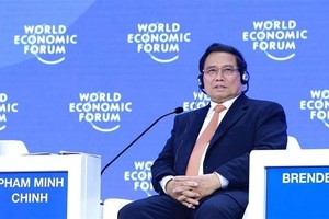 政府总理范明政出席“东盟团结一致走得更远”讨论会。（图：越通社）