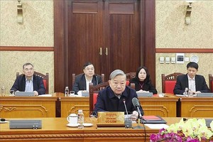 党中央总书记苏林主持评价春节组织工作会议。（图：越通社）