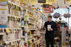 特朗普暂缓对加拿大与墨西哥加征关税。（图：互联网）