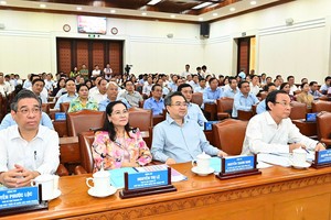 春节拨付近1万3000亿元关照市民