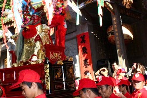 恭迎关圣帝君圣驾巡游。