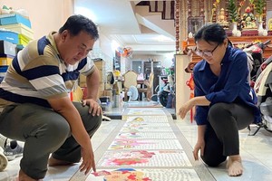 郑钊城画家夫妇描绘华人传统糕点图