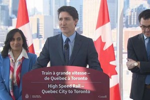 加拿大总理特鲁多19日在蒙特利尔宣布，加拿大将修建多伦多与魁北克市之间的高速铁路网络。（图：互联网）