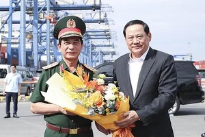 老挝总理走访西贡新港总公司