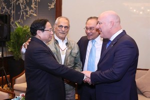 政府总理范明政与马来西亚总理安瓦尔·易卜拉欣、纽西兰总理克里斯多夫·拉克森及东帝汶总统若泽‧拉莫斯‧奥尔塔出席全体会议。