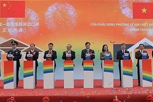 越南里万—中国硕龙双边口岸开通仪式。（图：越通社）