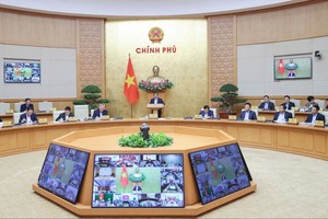 继续维持宏观经济稳定