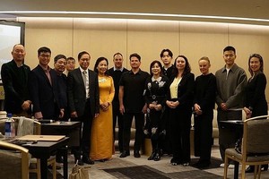 VFDA代表团与圆桌会议嘉宾。