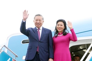 昨(9)日上午，党中央总书记苏林偕夫人与越南高级代表团啟程对印度尼西亚、东盟秘书处、新加坡进行访问。（图：越通社）