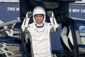 美载人「龙」飞船因故障取消发射