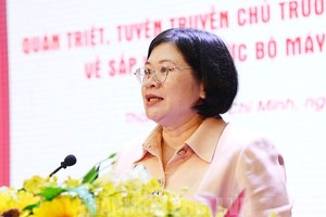 市委组织处主任文氏白雪在会议上发言。（图：市党部新闻网）