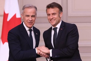 加拿大新任总理马克·卡尼17日访问法国。这是卡尼14日宣誓就任加拿大总理后的首次出访。（图：互联网）