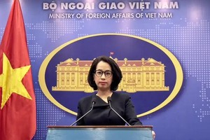 外交部发言人范秋姮在新闻发布会上回答记者提问。（图：维铃）