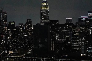 联合国总部大楼为“地球一小时”熄灯。（图：联合国）