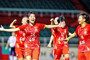 本市女足俱乐部球员庆祝进球。（图：光盛）