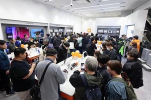 小米科技在埼玉市开设首家门店，店内开业吸引不少人潮。 （图：X平台）