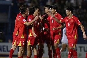 越南球员庆祝进球。（图源：互联网）