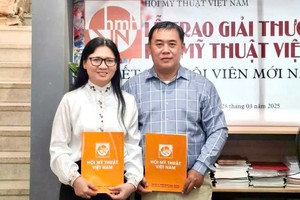 两位华人画家获中央美术会接纳为会员