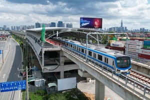 本市地铁一号线已经成为市民喜爱的交通工具。