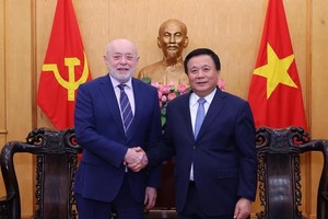 2025年4月2日简讯