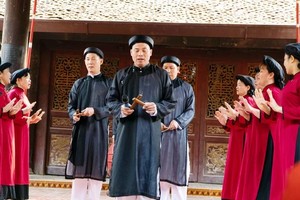 春曲表演活动。(图:越通社)