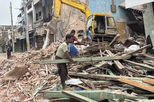 缅甸强震后已发生 99 次余震