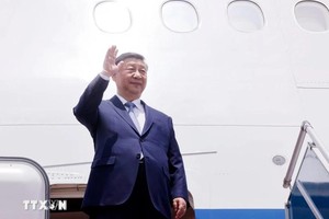 中共中央总书记、中国国家主席习近平应邀抵达首都河内，开始于4月14日至15日对越南进行为期两天的国事访问。（图：越通社）