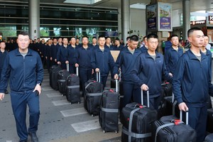 中国军队抵达胡志明市参加阅兵