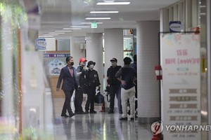 韩一高中特殊学生持械行凶致７伤