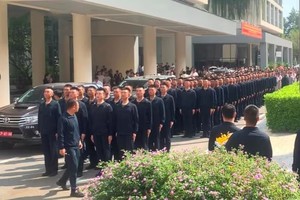 中国军队参加越南祖国统一阅兵后回国