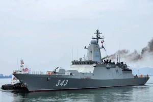 俄罗斯舰艇访问岘港市