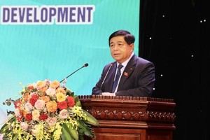 政府副总理阮志勇在会上致辞并发表讲话。（图：VGP）