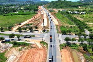 施工中的粹鸾交通枢纽。（图：TL）