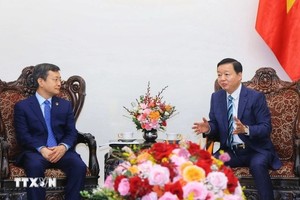 建设高铁要与技术转让相结合