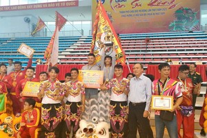 本市龙狮队参加朱笃公开赛满载而归