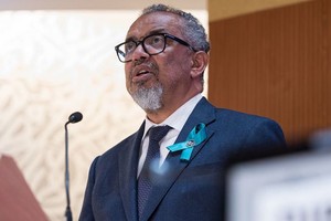 世卫组织总干事谭德塞在瑞士日内瓦举行的第七十八届世界卫生大会上讲话。（图：联合国）