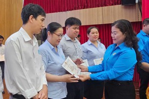 各华人单位荣获「好人好事」表扬