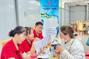 500名劳动者参加第六郡就业招聘会