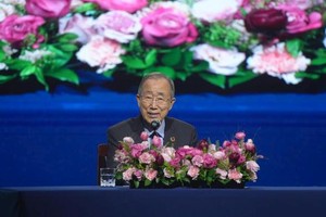 5月23日，联合国前秘书长潘基文在韩国信韩大学发表题为“年轻人与未来”的演讲。（图：中新网）