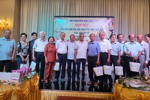 各华人会馆向来积极辅助励学会活动