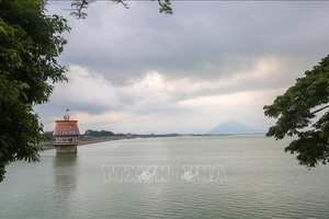 油汀湖为周边省市的农业提供灌溉，为工业生产供水及居民生活用水。