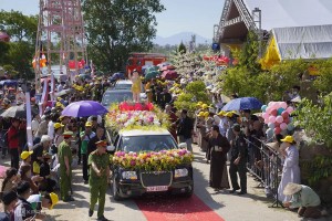 恭送释迦牟尼佛舍利子返回印度
