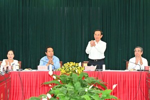 市委书记阮文年主持会议。