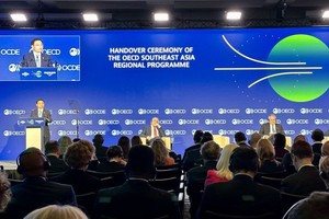 越南财政部部长阮文胜在会上发表讲话。（图：越通社）