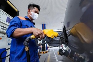 燃油售价一律调升